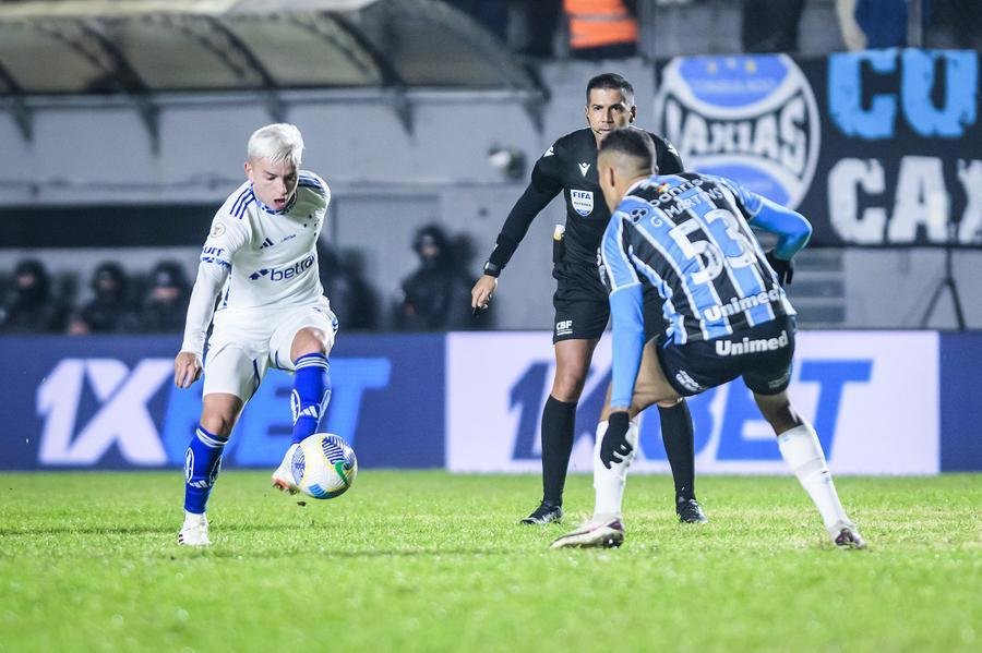 Tricolor foi derrotado pelo Cruzeiro por 2 a 0, nesta quarta-feira