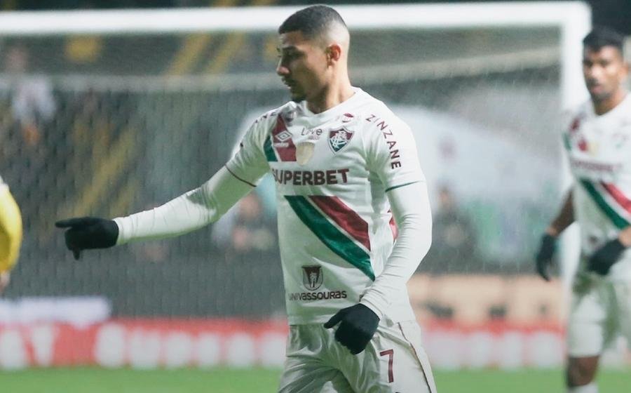 Resultado mant&eacute;m equipe de Mano Menezes na lanterna da competi&ccedil;&atilde;o