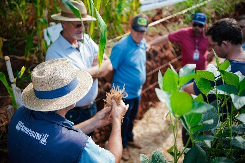 Empresa presta assist&ecirc;ncia rural e social a milhares de fam&iacute;lias rurais