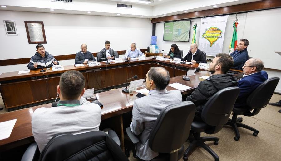 Deputada Laura Sito percorreu principais pontos de embarque e apresentou a situa&ccedil;&atilde;o durante a audi&ecirc;ncia