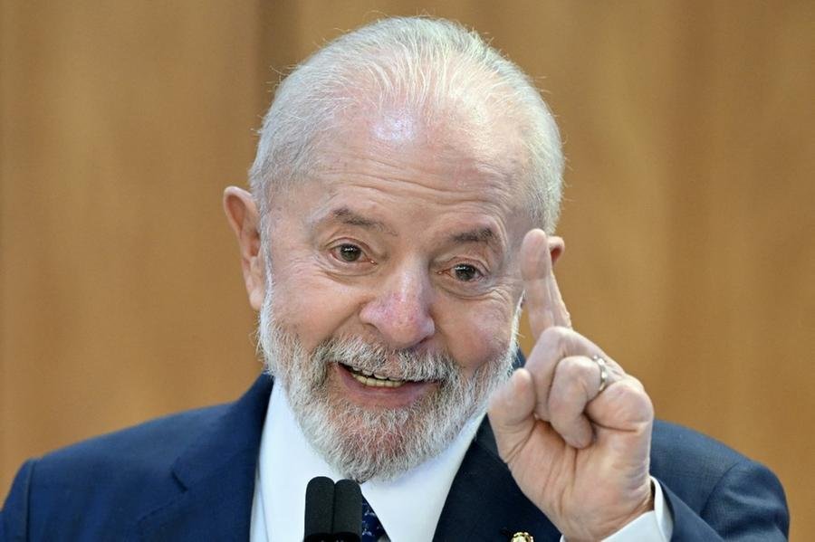 Lula disse que o Brasil crescer&aacute; mais do que 2,5% se o dinheiro circular
