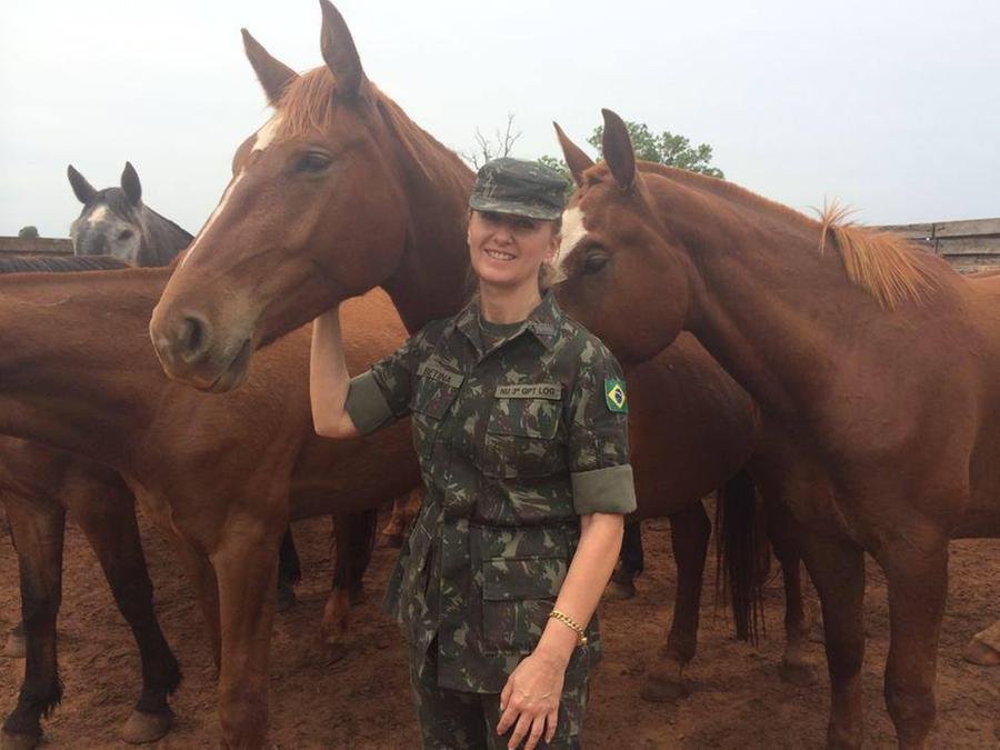Por ser militar da ativa, Betina dever&aacute; se filiar ao PL somente dia 27, na conven&ccedil;&atilde;o do partido