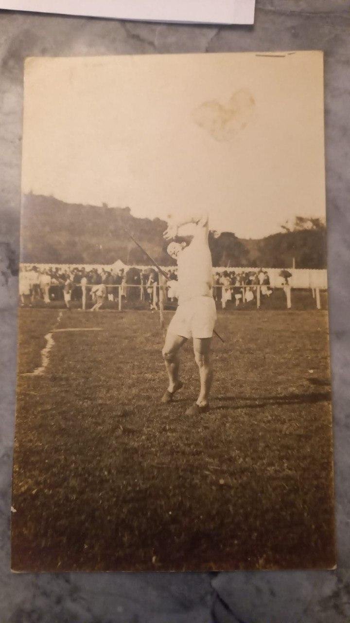 Willy Seewald, &uacute;nico ga&uacute;cho a participar dos Jogos Ol&iacute;mpicos de 1924, em Paris, em a&ccedil;&atilde;o no lan&ccedil;amento de dardo