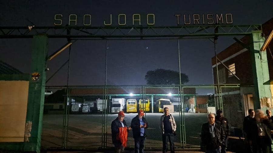 Trabalhadores reivindicam sal&aacute;rios atrasados em Uruguaiana