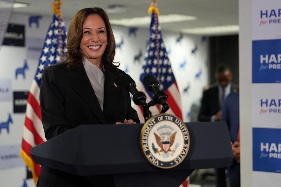 Kamala j&aacute; teria apoio suficiente de delegados democratas para ser nomeada candidata