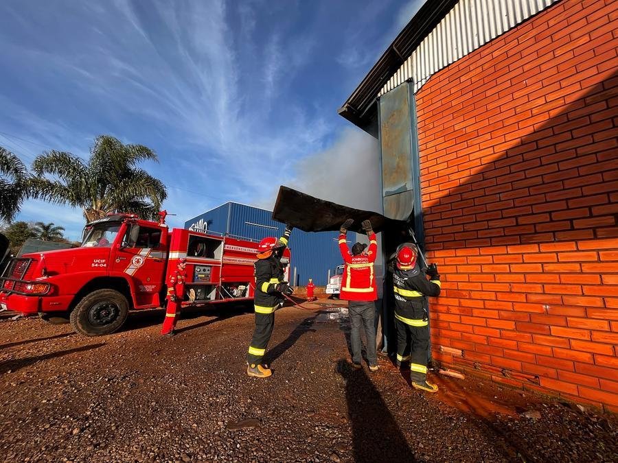 Fogo completou dois dias em pavilh&atilde;o da Erva-Mate Bar&atilde;o de Cotegipe
