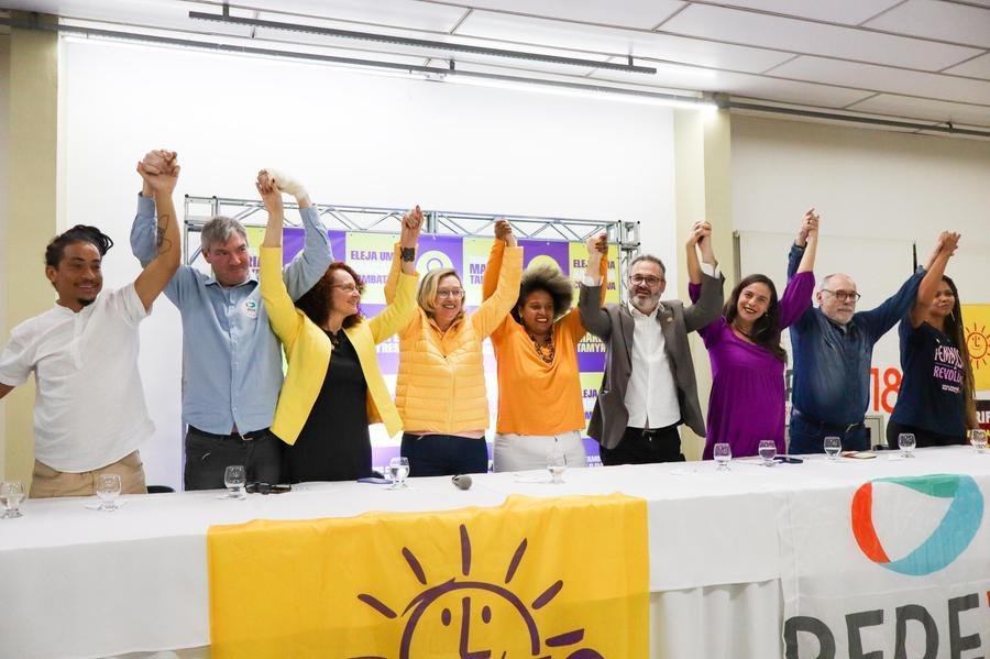 Conven&ccedil;&atilde;o confirmou o nome de Tamyres (de laranja ao centro) na chapa majorit&aacute;ria com Maria do Ros&aacute;rio