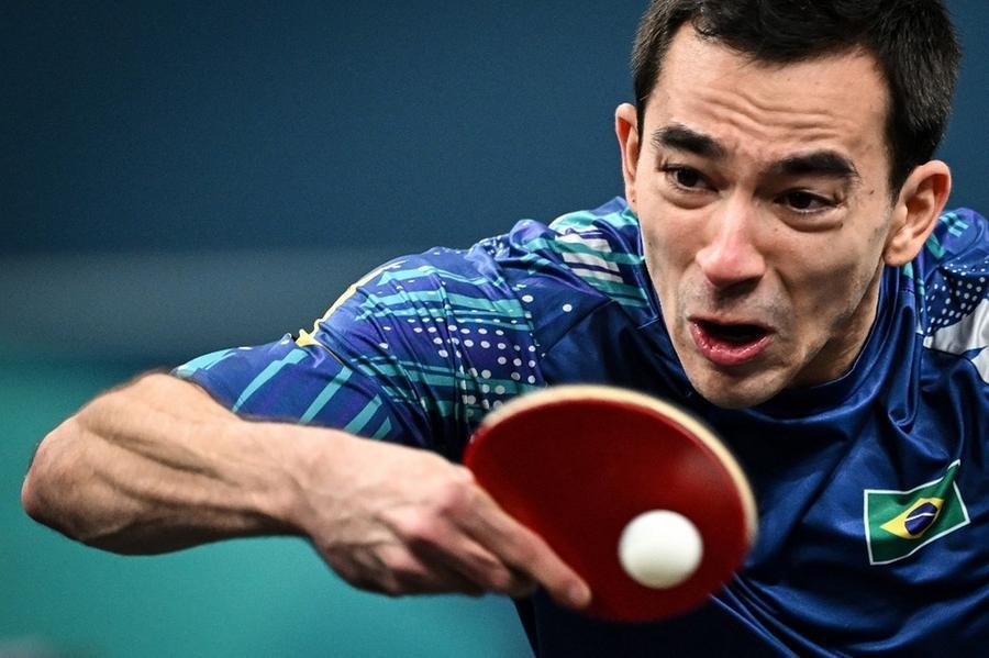 Calderano vence sem dificuldades na estreia no t&ecirc;nis de mesa em Paris-2024