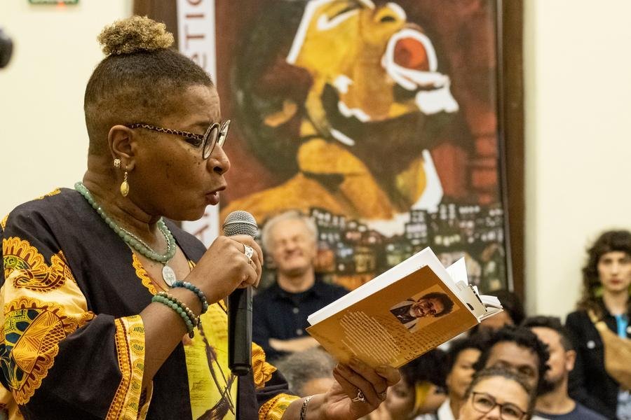 A escritora Lilian Rocha integra o evento liter&aacute;rio