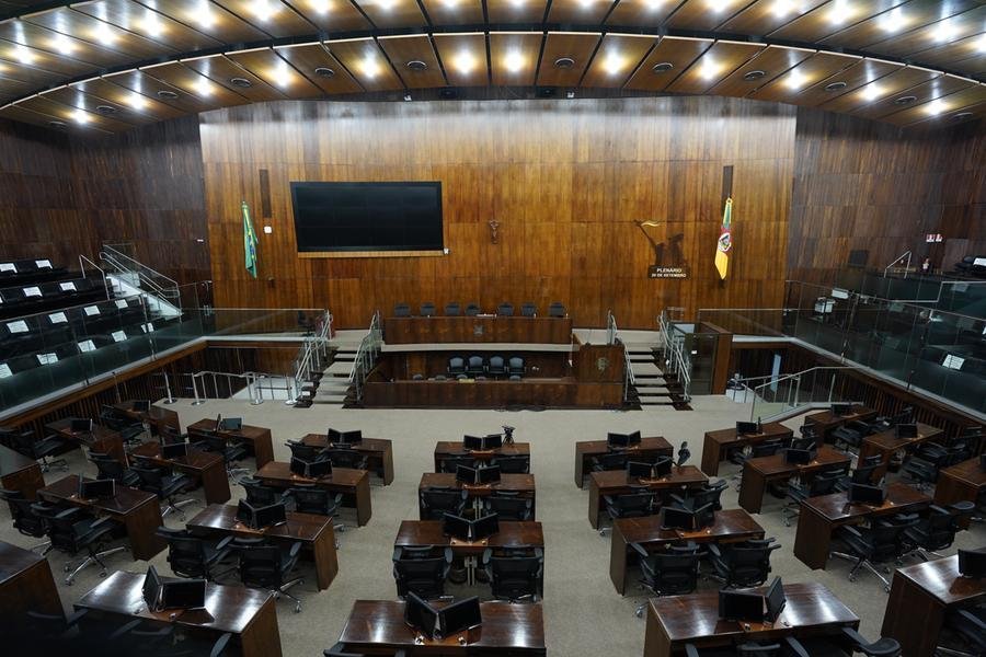 Manifesta&ccedil;&otilde;es est&atilde;o marcadas para dentro e fora do plen&aacute;rio