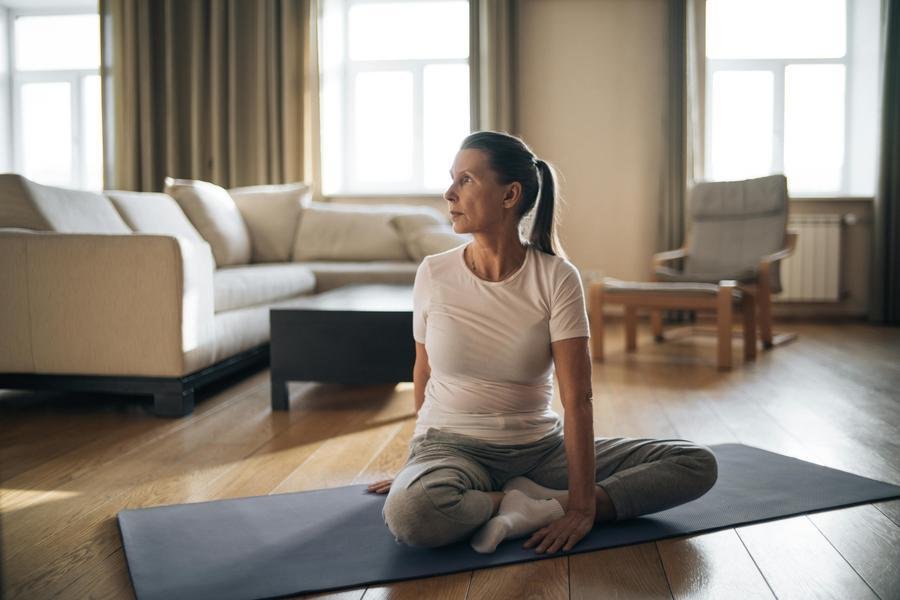 A pr&aacute;tica de pilates pode ajudar a promover o bem-estar f&iacute;sico e emocional das mulheres na fase da menopausa