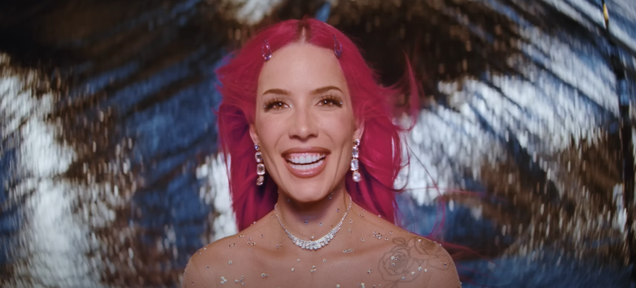 "Meus pr&oacute;prios f&atilde;s s&atilde;o, de longe, mais maldosos comigo do que qualquer outra pessoa no planeta", afirmou Halsey
