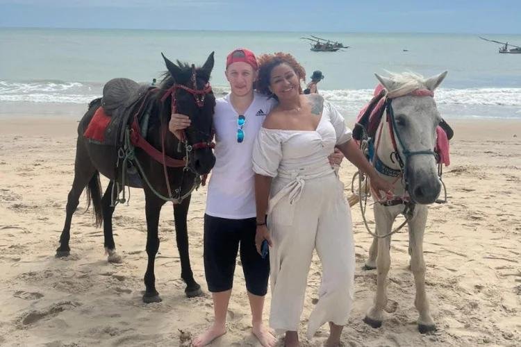 Investiga&ccedil;&atilde;o apontou que o casal havia trocado grande quantia em dinheiro em uma casa de c&acirc;mbio antes do crime