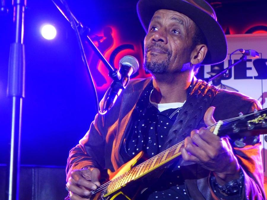 Primeiro bluesman estadunidense que tocou no Gravador, em 2016, Michael Dotson se apresentar&aacute; na reabertura