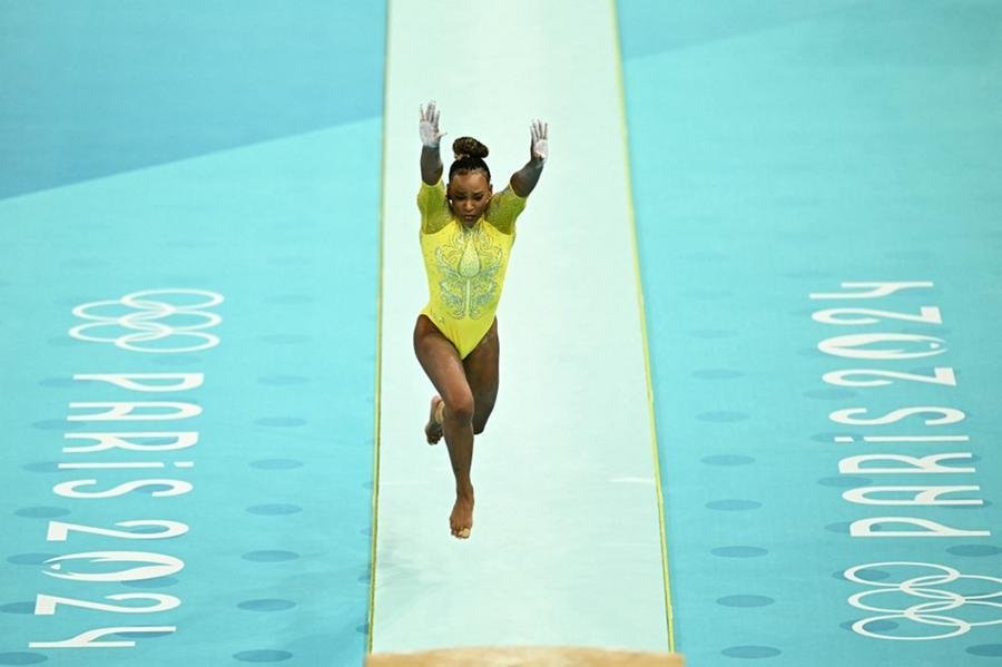 Rebeca Andrade e Simone Biles realizam novo confronto de tit&atilde;s na prova do salto na gin&aacute;stica art&iacute;stica