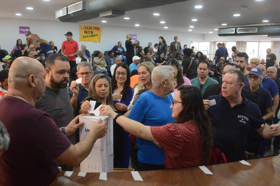 No voto, filiados do PSB puderam escolher se apoiariam Maria do Ros&aacute;rio ou Juliana Brizola