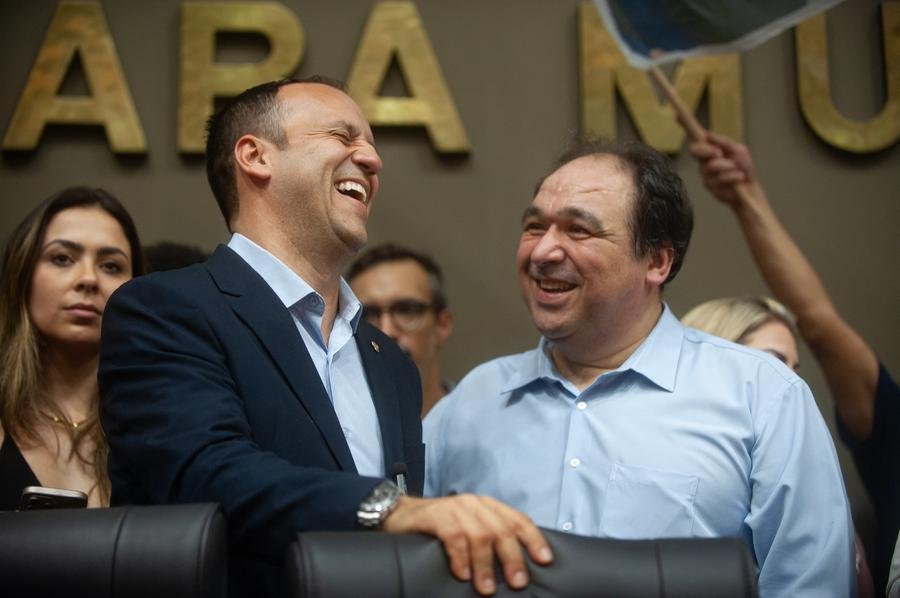 Barboza e Thiago Duarte durante conven&ccedil;&atilde;o do PDT neste s&aacute;bado