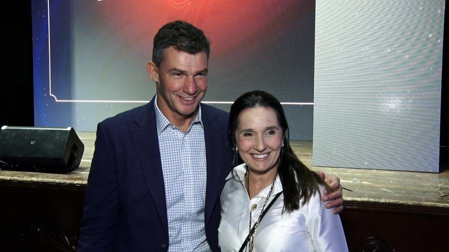 Eduardo Bier Corr&ecirc;a, presidente do hospital Moinhos de Vento, com a mulher, Fernanda Corr&ecirc;a