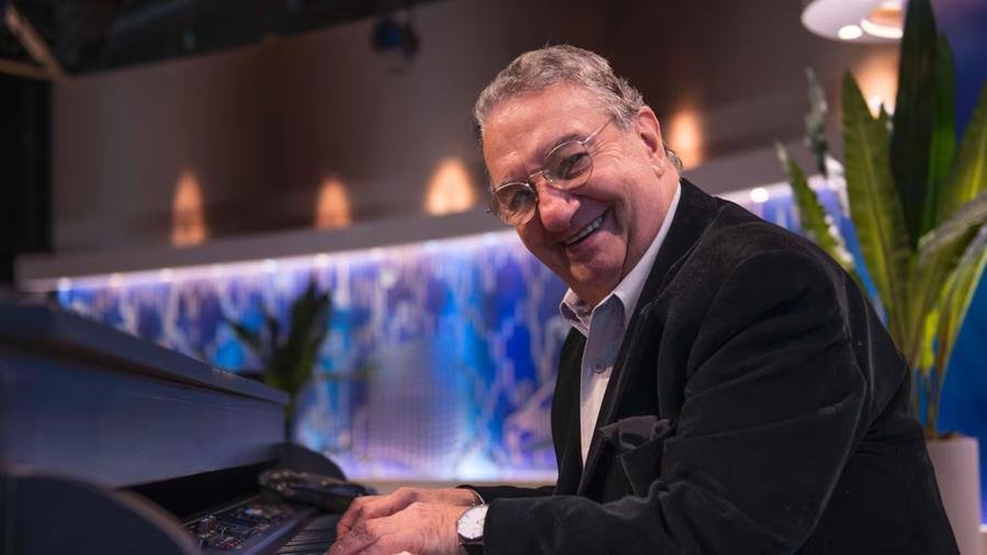 Com ouvido absoluto, o maestro  tocou com os grandes artistas e gravou mais de 30 discos