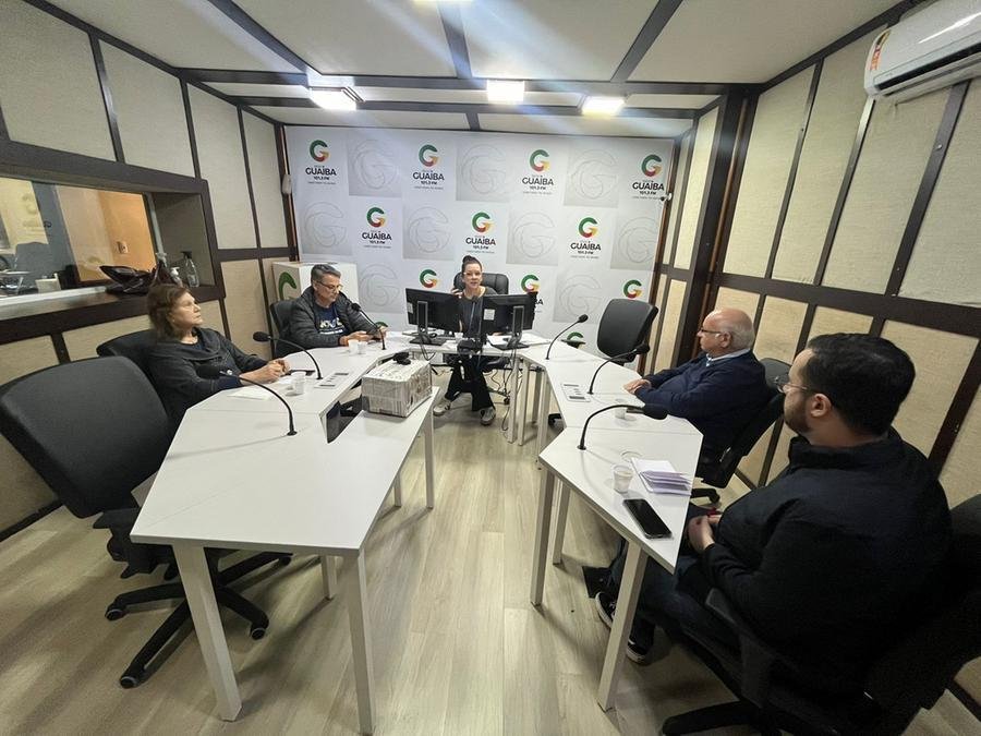 Presidentes estaduais do PT, PDT e Novo participaram do Esfera P&uacute;blica, da R&aacute;dio Gua&iacute;ba, nesta segunda-feira