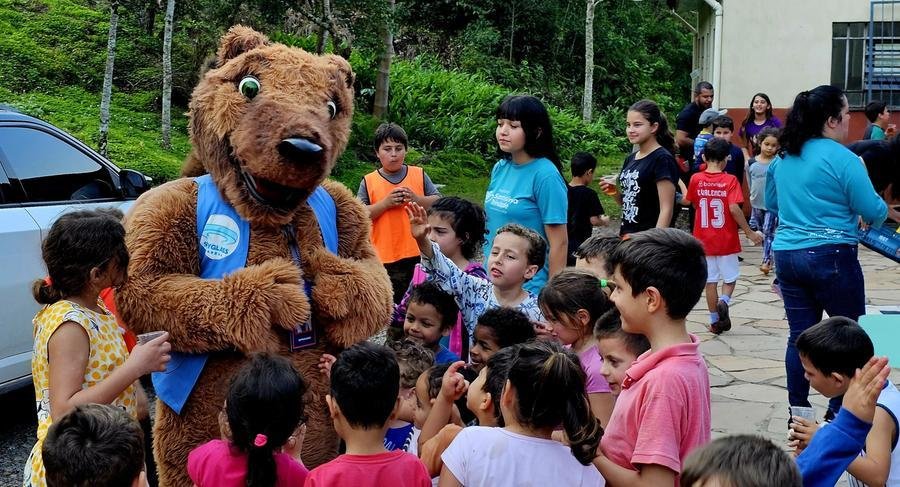 Donativos entregues no Instituto Sant&iacute;ssima Trindade