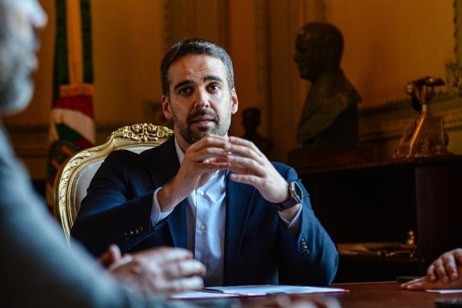 Governador Eduardo Leite sancionou na semana passada o projeto que reformulou as carreiras dos servidores p&uacute;blicos