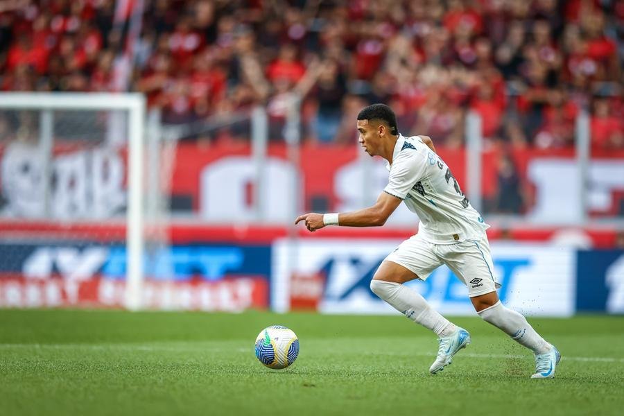 Gustavo Nunes foi titular na vit&oacute;ria sobre o Athletico-PR