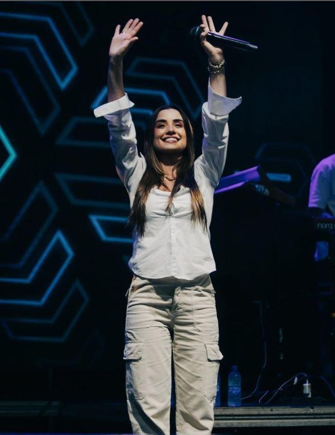 Isadora Pompeo tranquilizou os f&atilde;s