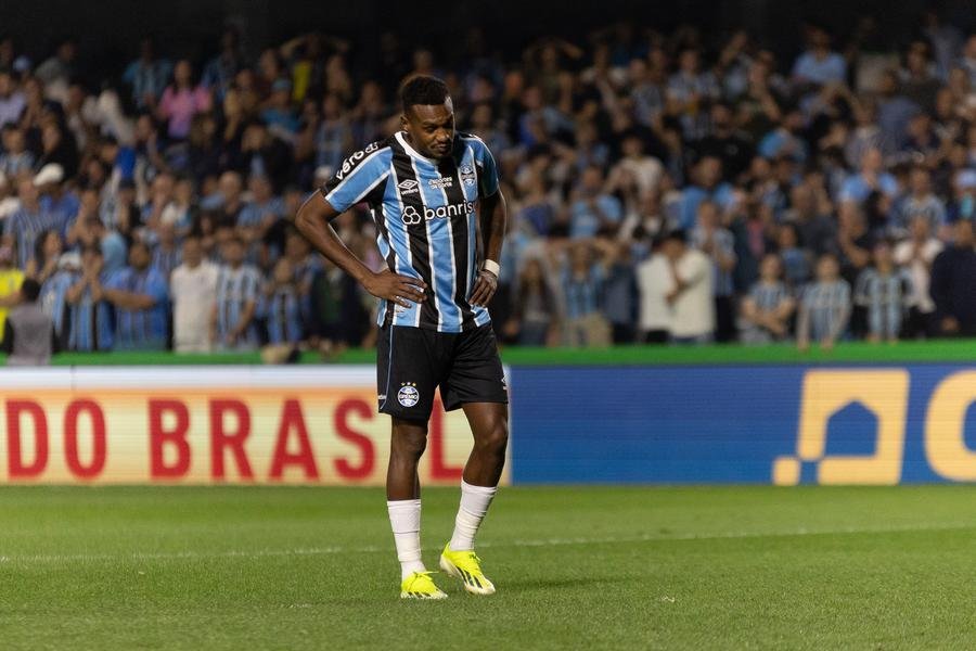 Edenilson errou uma das penalidades do Gr&ecirc;mio