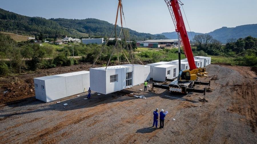 Cada m&oacute;dulo que ser&aacute;  instalado na cidade, possuii 27m&sup2;, composto por dormit&oacute;rio, sala e cozinha conjugadas e banheiro; e &eacute; reaproveit&aacute;vel