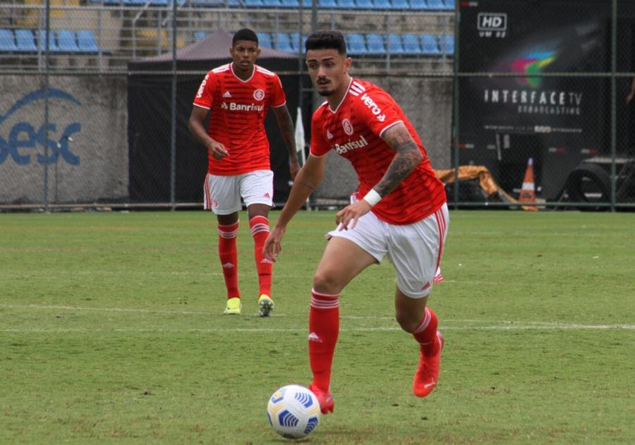 Matheus Cadorini tinha contrato com o Inter at&eacute; o final de 2025, mas foi liberado para acertar-se com o Real Murcia