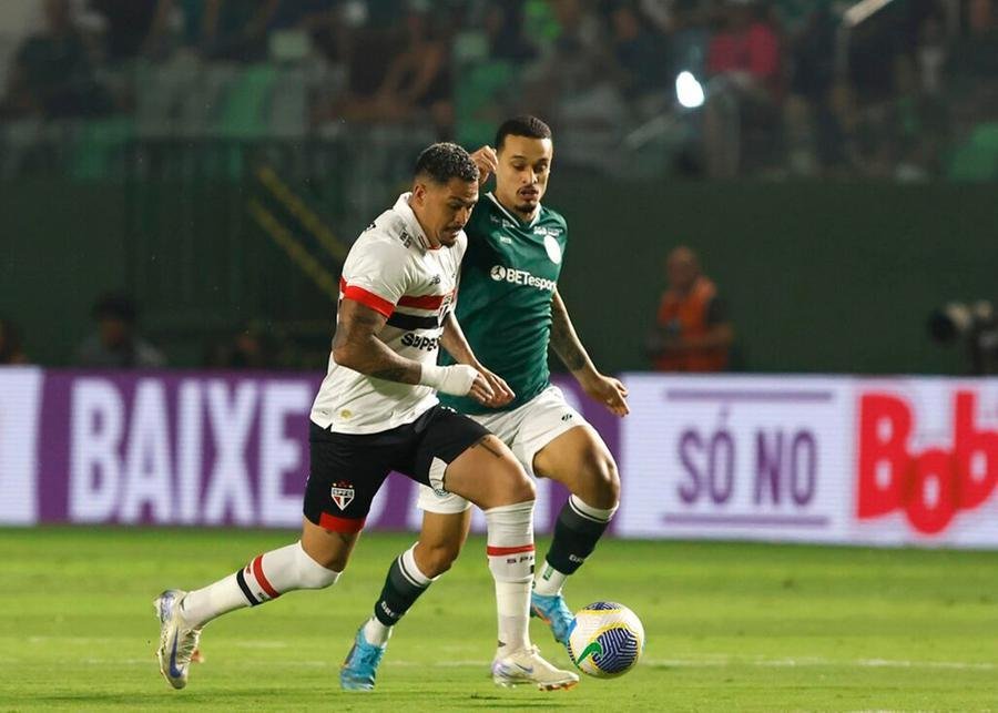 Tricolor paulista jogou com regulamento debaixo do bra&ccedil;o