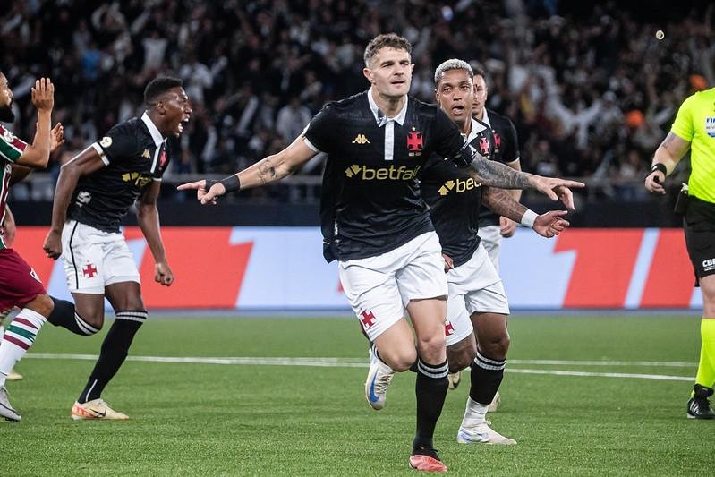 Vasco vence cl&aacute;ssico