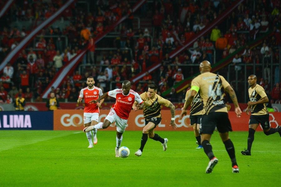 Colorado precisa da vit&oacute;ria para subir na tabela