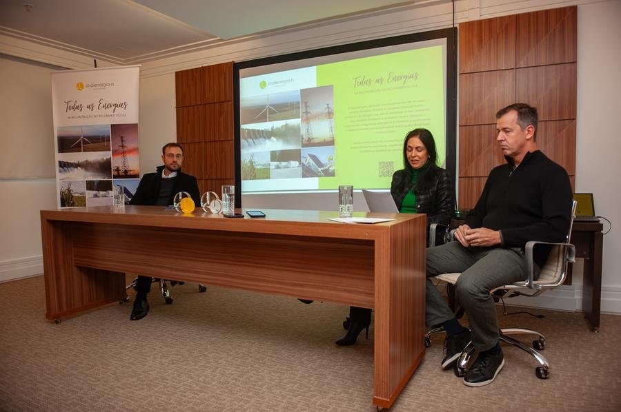 Diretoria do Sindienergia-RS apresentou programa a autoridades e &agrave; imprensa nesta segunda