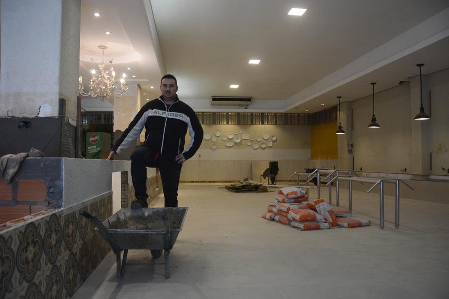 Desde maio, o restaurante Piato Mio, no Centro Hist&oacute;rico, est&aacute; fechado; ap&oacute;s enchente, propriet&aacute;rio aguarda reforma para reabrir as portas