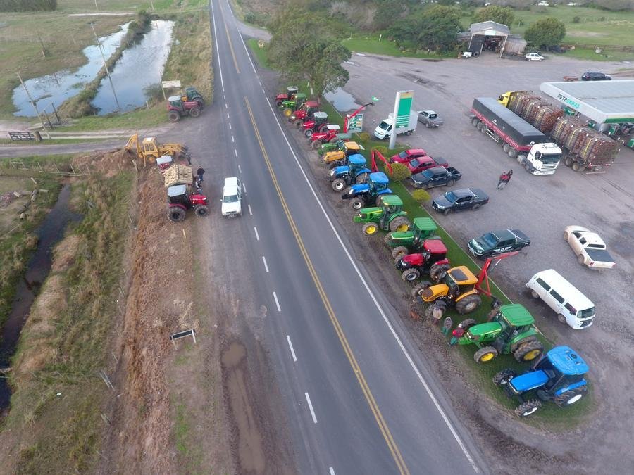Protestos em rodovias chegam a mais de 100 munic&iacute;pios ga&uacute;chos