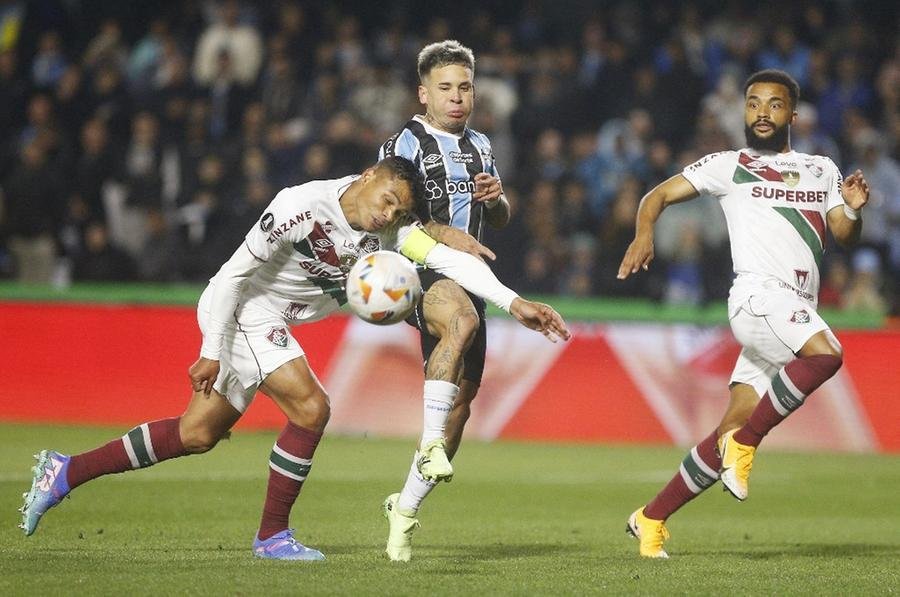 Gr&ecirc;mio quer construir vantagem para jogo da volta no Rio de Janeiro