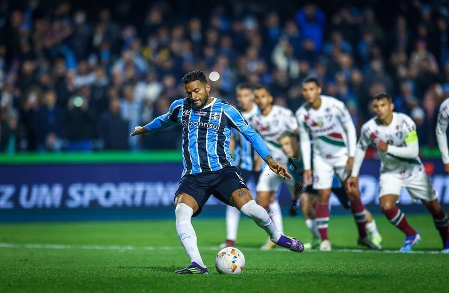 Dois gols garantiram virada tricolor