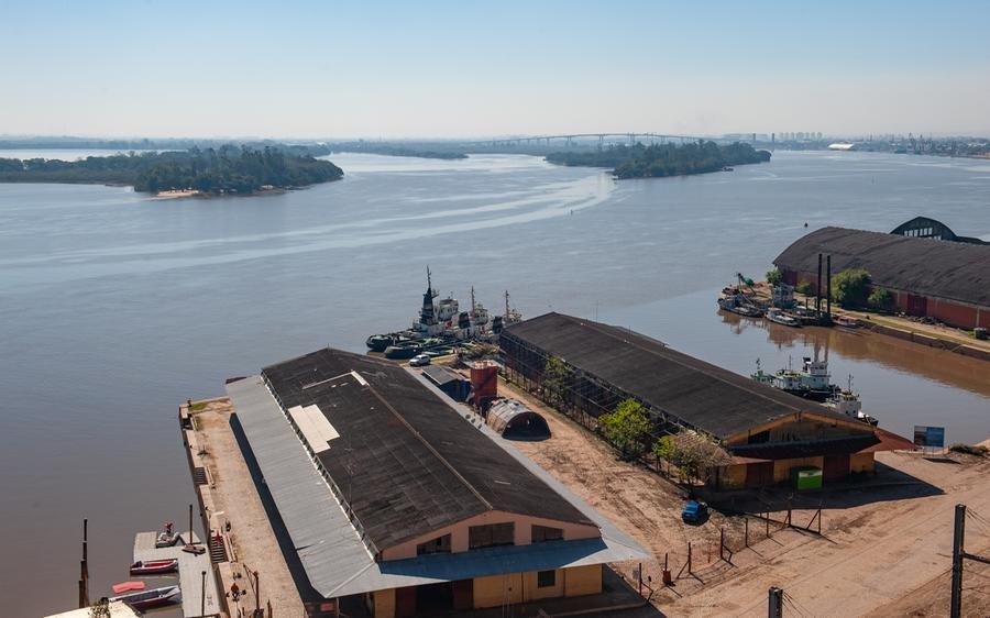 Canais do Gua&iacute;ba e Jacu&iacute; escoam grande parte da produ&ccedil;&atilde;o do Rio Grande do Sul