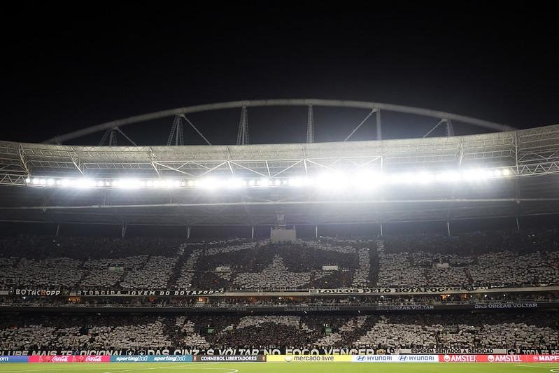 Festa linda da torcida foi manchada por ato isolado ap&oacute;s a partida