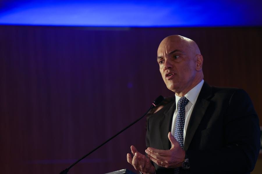 Moraes deixa de incluir partes sem sigilo de inqu&eacute;ritos das mil&iacute;cias digitais e fake news
