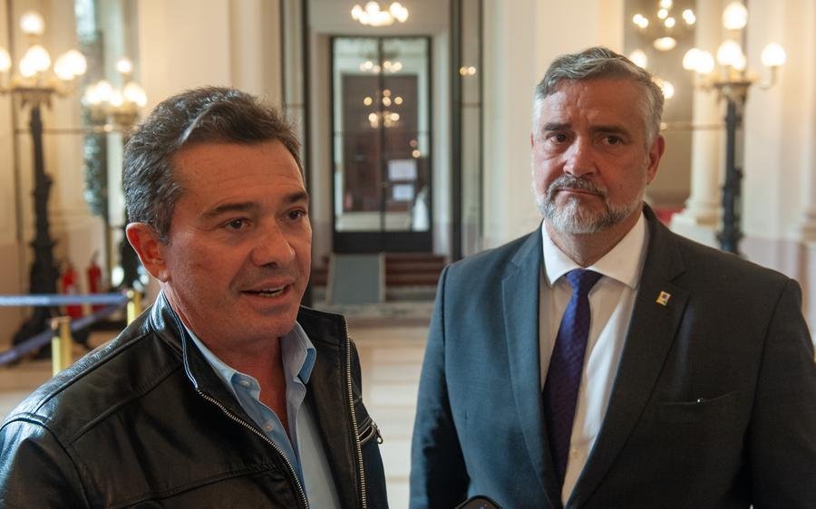 R&ecirc;go Filho e Pimenta se reuniram com Leite na manh&atilde; desta segunda no Pal&aacute;cio Piratini