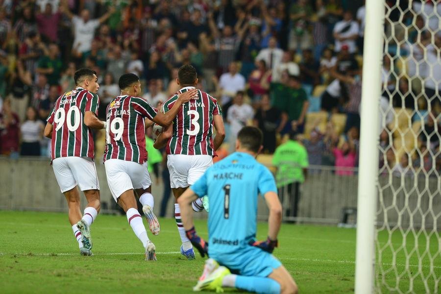 Marchesin n&atilde;o conseguiu evitar nenhum dos penais