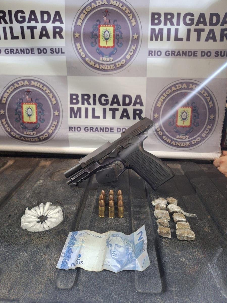 Pistola de uso restrito foi apreendida ap&oacute;s confronto na vila Buraco Quente