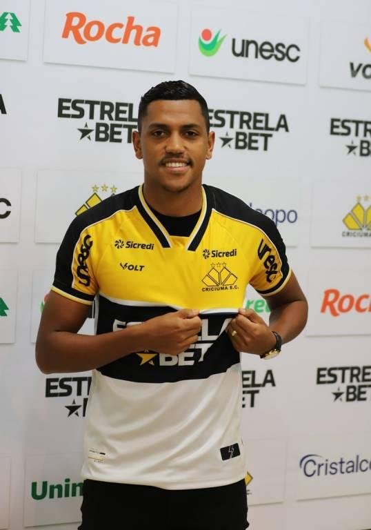 Pedro Rocha foi apresentado na ter&ccedil;a-feira no Crici&uacute;ma