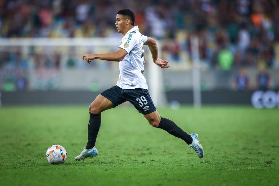 Gustavo Nunes jogou pela &uacute;ltima vez contra o Fluminense