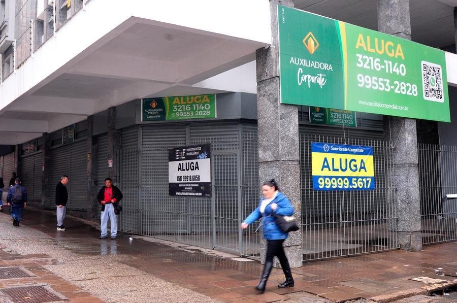 Com&eacute;rcio e empresas fecham no Centro Hist&oacute;rico devido as enchentes