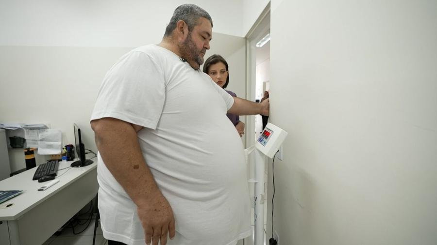 Caso de Claudinei Rodrigues, que pesa mais de 250 quilos,  est&aacute; no programa Rep&oacute;rter Record Investiga&ccedil;&atilde;o