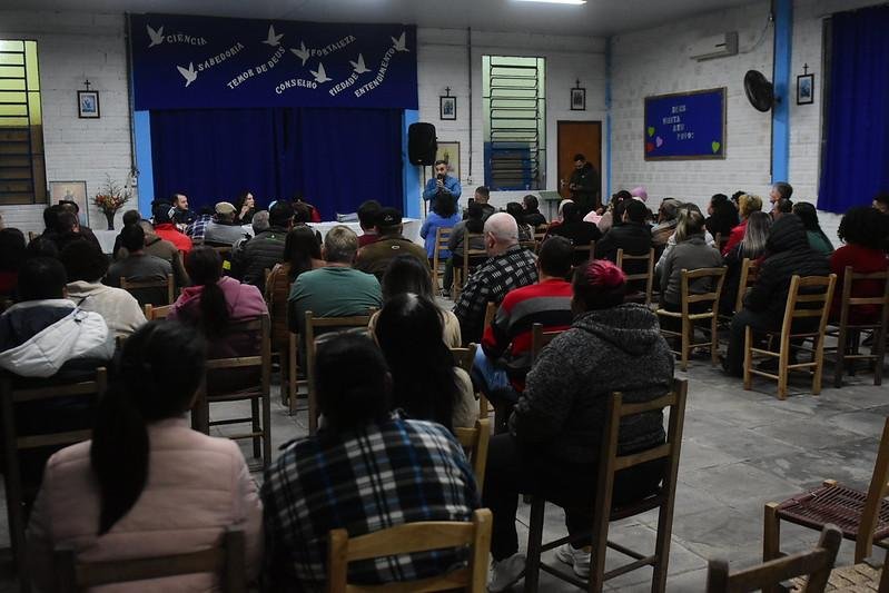 Foram entregues 92 matr&iacute;culas de im&oacute;veis aos moradores da Vila Presidente Vargas
